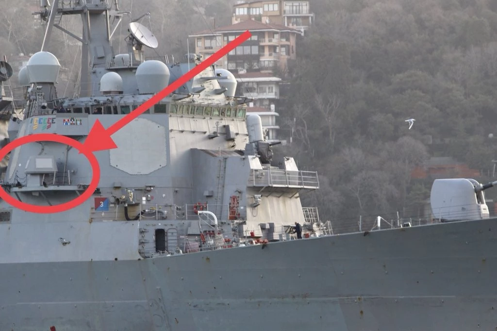 Ρωσικό βίντεο «ανατινάζει» το διαδίκτυο ενώ αμερικανικά πολεμικά ζώνουν την Κριμαία – RQ-4A Global Hawk «χτενίζουν» την Χερσόνησο